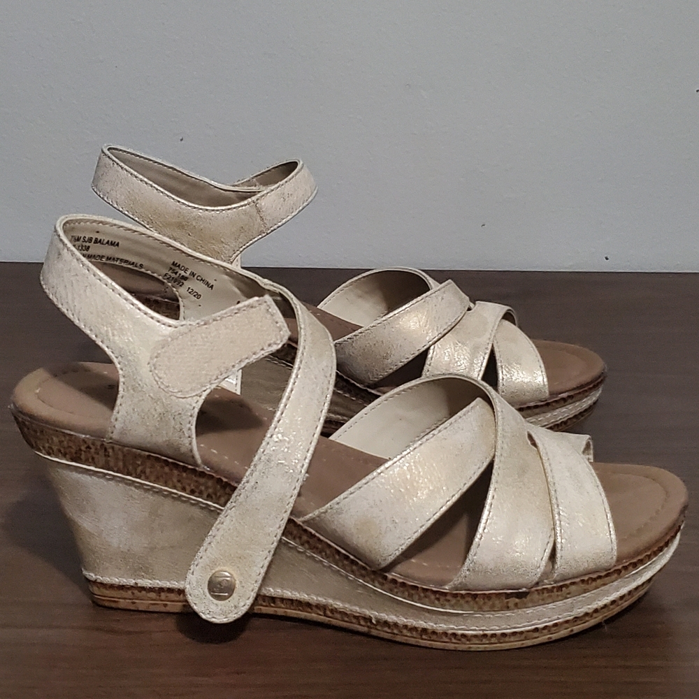 St. John's Bay Balama Sandals Brushed Gold Size 7.5 - Picture 5 of 12
